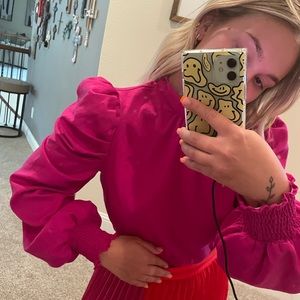 Puff sleeves magenta blouse